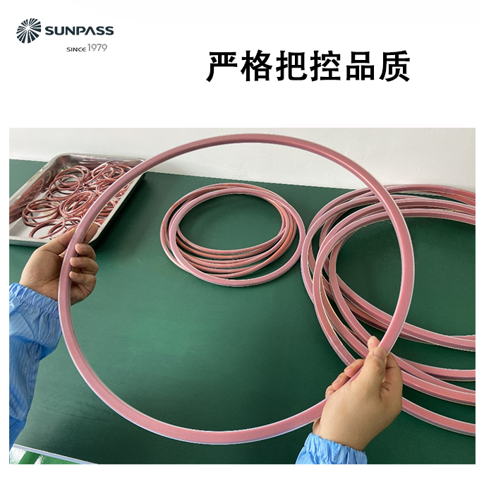 全包覆O型圈是一种特殊的密封件,它将O型圈的弹性和密封性能与外包覆材料的耐磨、耐腐蚀特性结合起来